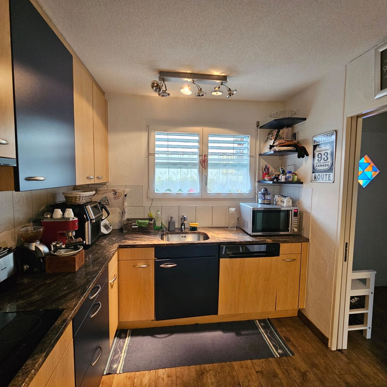 Cucine complete: Gebrauchte L-förmige Küche mit Granitabdeckung – Usato da Bruettisellen venduto da pen_2l7f