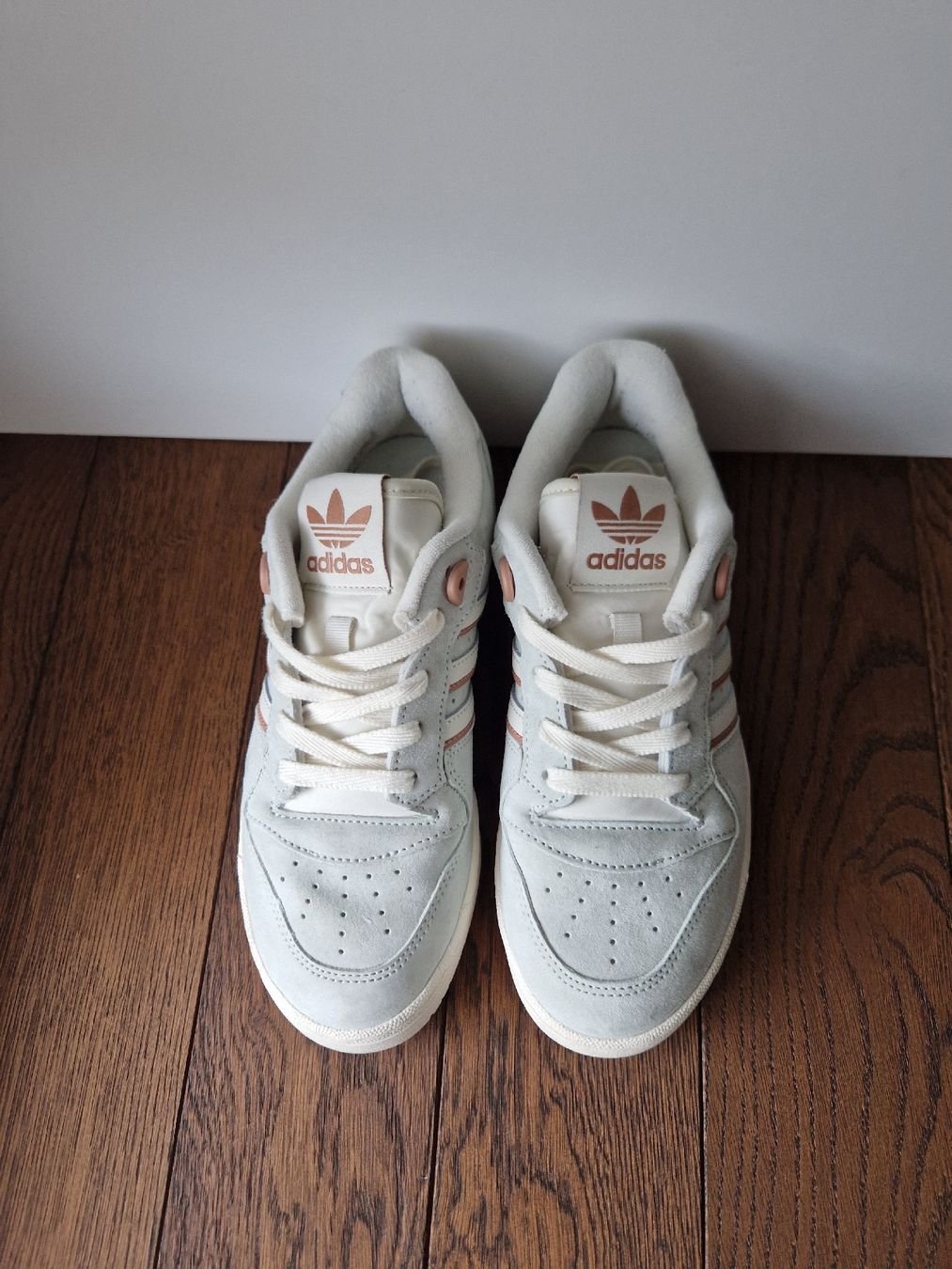 Tiragraffi: Originale Adidas Schuhe – Nuovo (secondo la descrizione) da Rickenbach-Sulz venduto da Bacardibabe 1