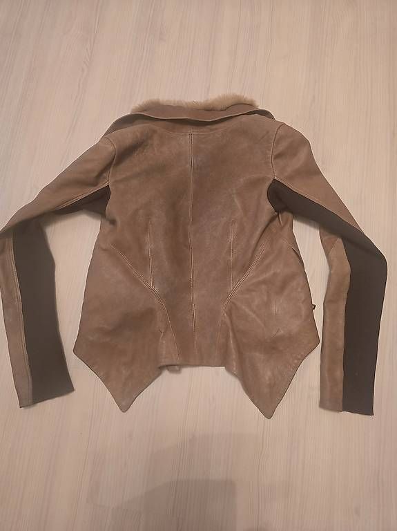 Giacche: Lederjacke  – Usato da Gutenswil venduto da evita.64 3