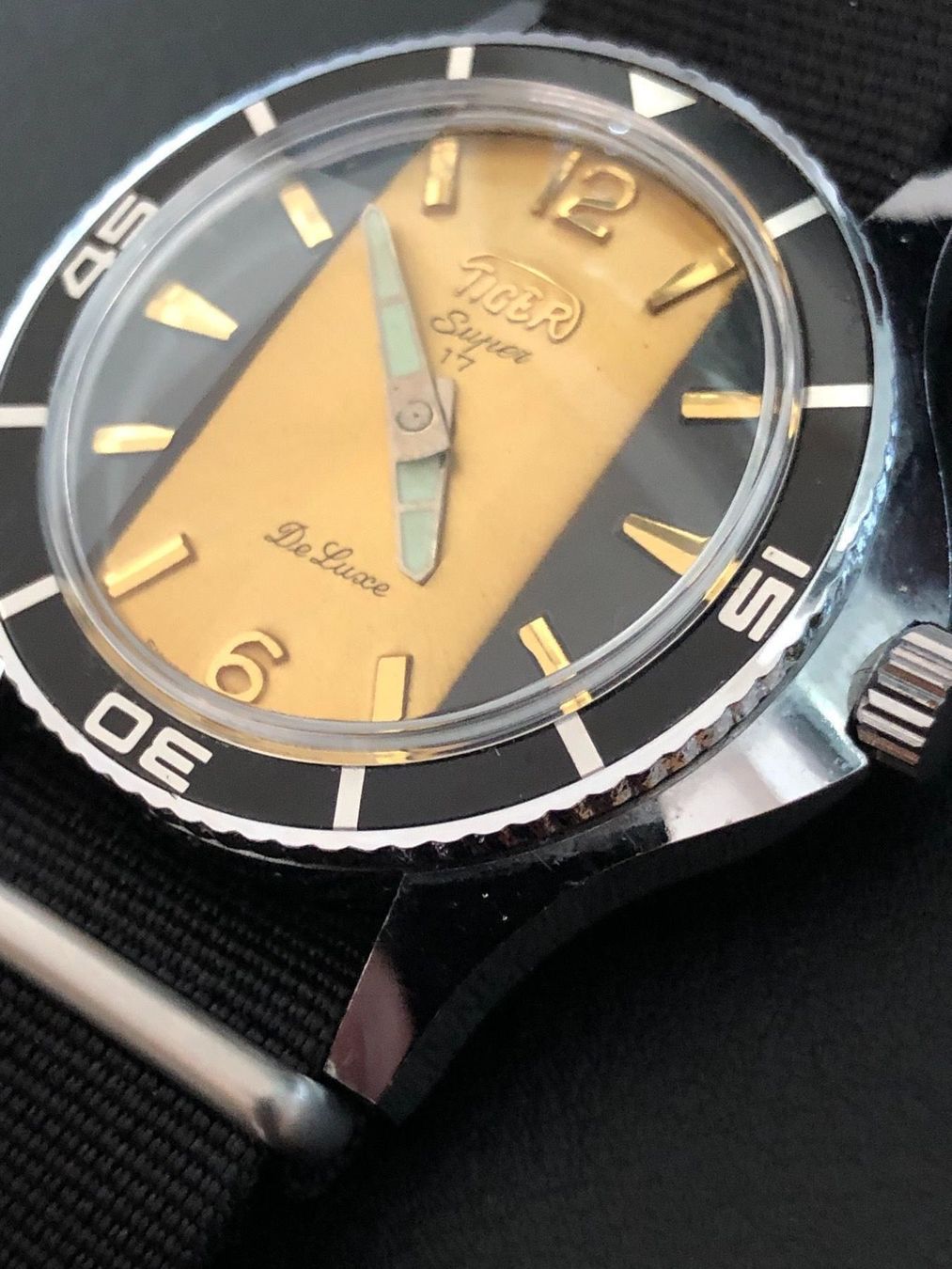Orologi: Vintage Swissmade Diver Tiger De Luxe – Usato da Zeihen venduto da Swissmade