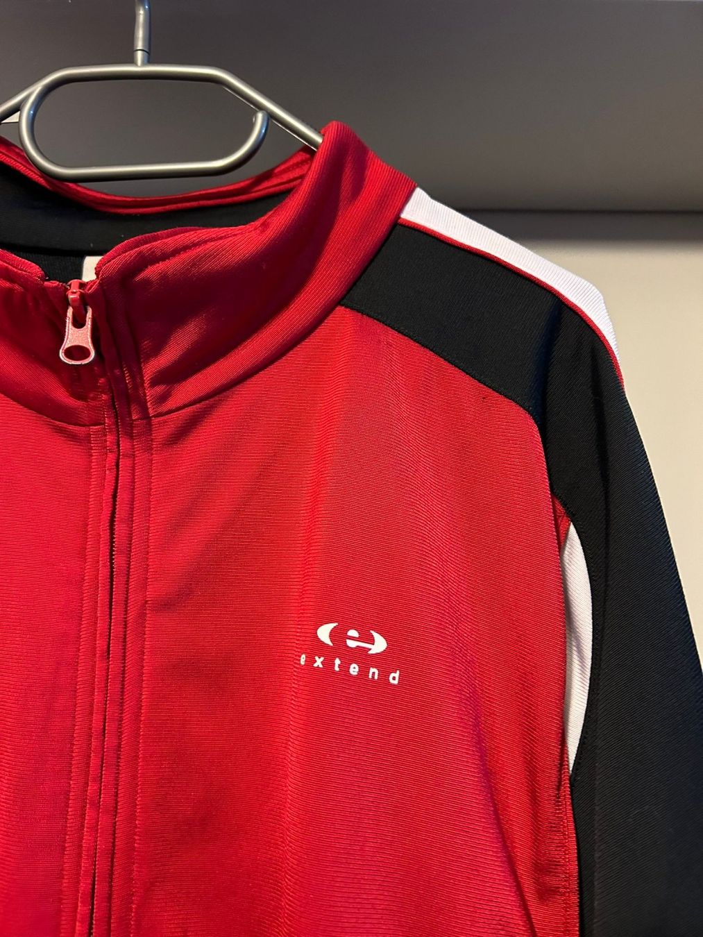 Maglioni & Felpe: Roter Pullover von Extend, Grösse S – Usato da Oberurnen venduto da simgug 1