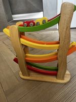 Farbige Holz „Kugelibahn“ mit 1 Fahrzeug