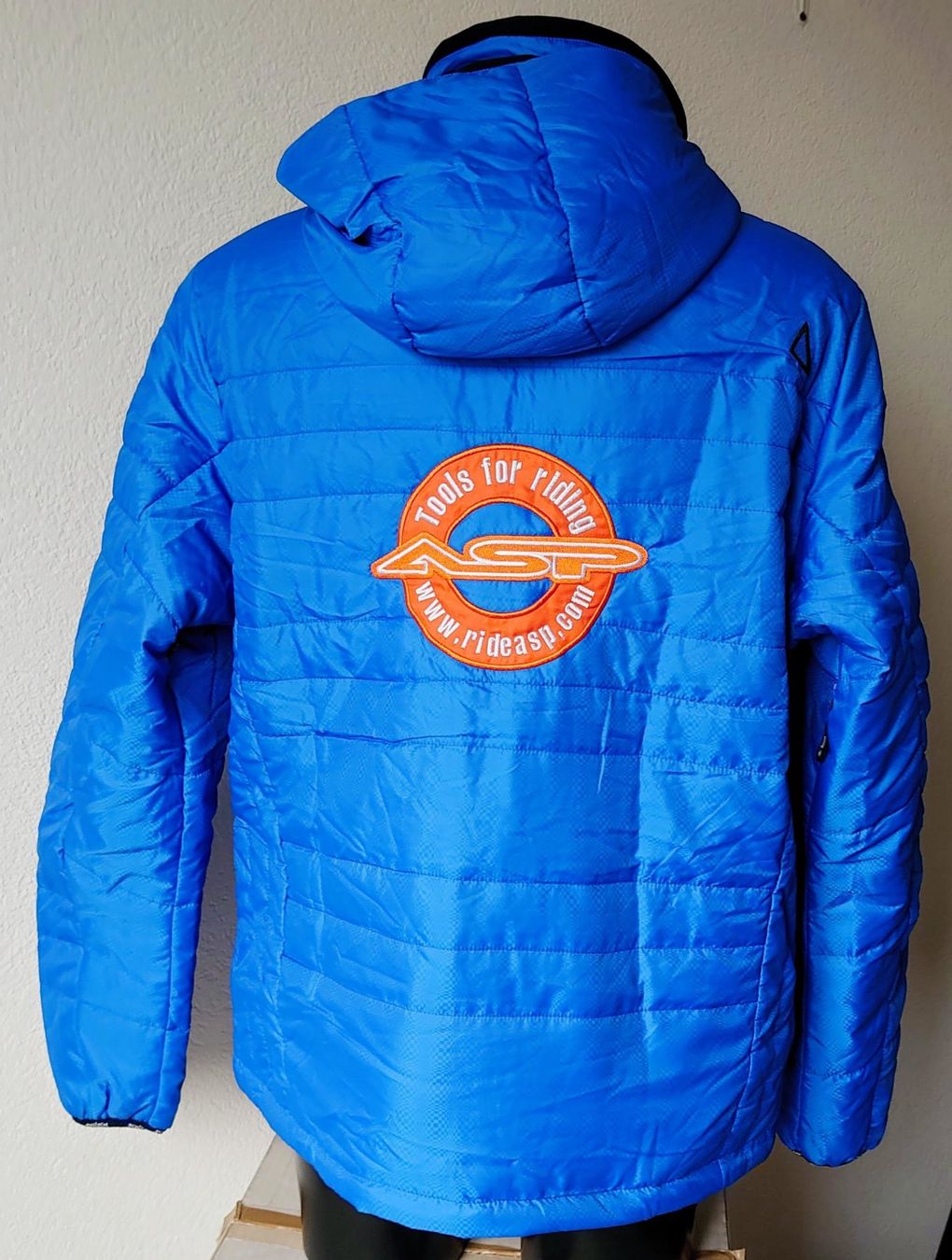 Jacken: ASP Clothing - Mikro-Daunenjacke by Avalanche – Neu und originalverpackt aus Biel/Bienne von TheShop4U 1