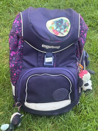 Ergobag Schulrucksack mit Turnsack für Mädchen.