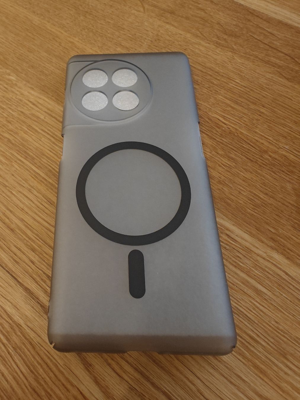 OnePlus Cover & Protezioni schermo: Oneplus 11 Hardcase Hülle Ultra Thin MagSafe-Modul – Nuovo e nell'imballaggio originale da Thun venduto da Svoy