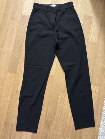 Chice Stoffhose von H&M, Grösse 36, top Zustand!