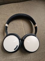 AKG HEADPHONES 