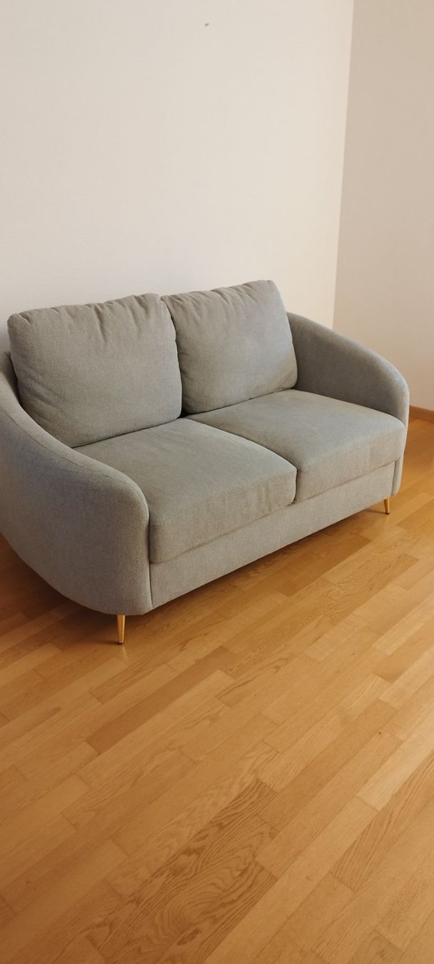 Beliani Divani: Hellgraues Sofa – Usato da Thalwil venduto da RosamundeM 1