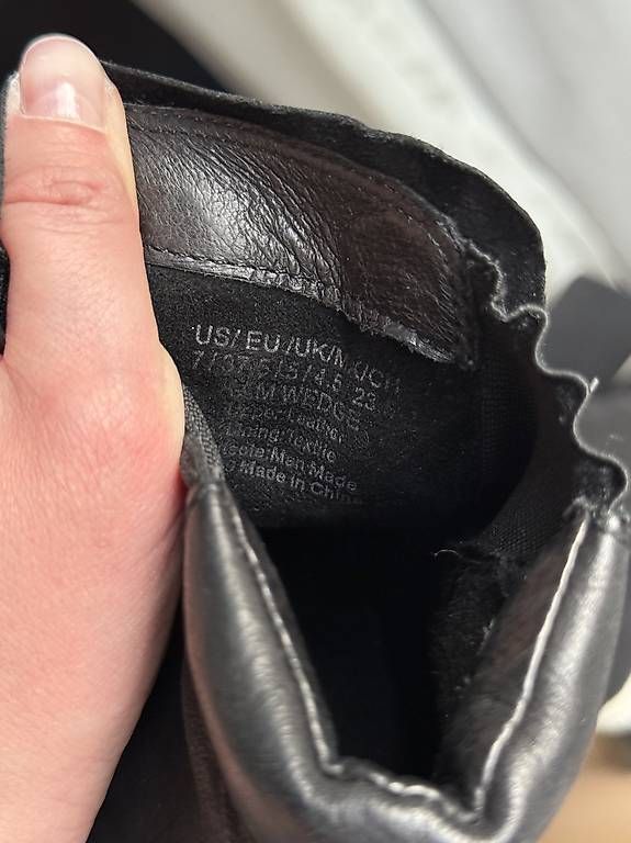 Scarpe da donna: Nubukstiefel Kenneth Cole - Größe 37,5 – Usato da Zürich venduto da YanaZam 3
