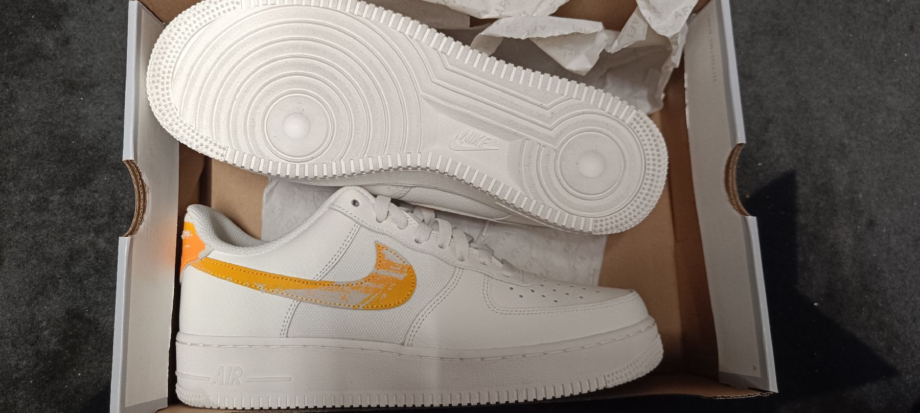 Nike Scarpe da uomo: Neue Nike Air Force 1 Low "Brushstroke" – Nuovo e nell'imballaggio originale da Dietikon venduto da Sunriseplace1010 1