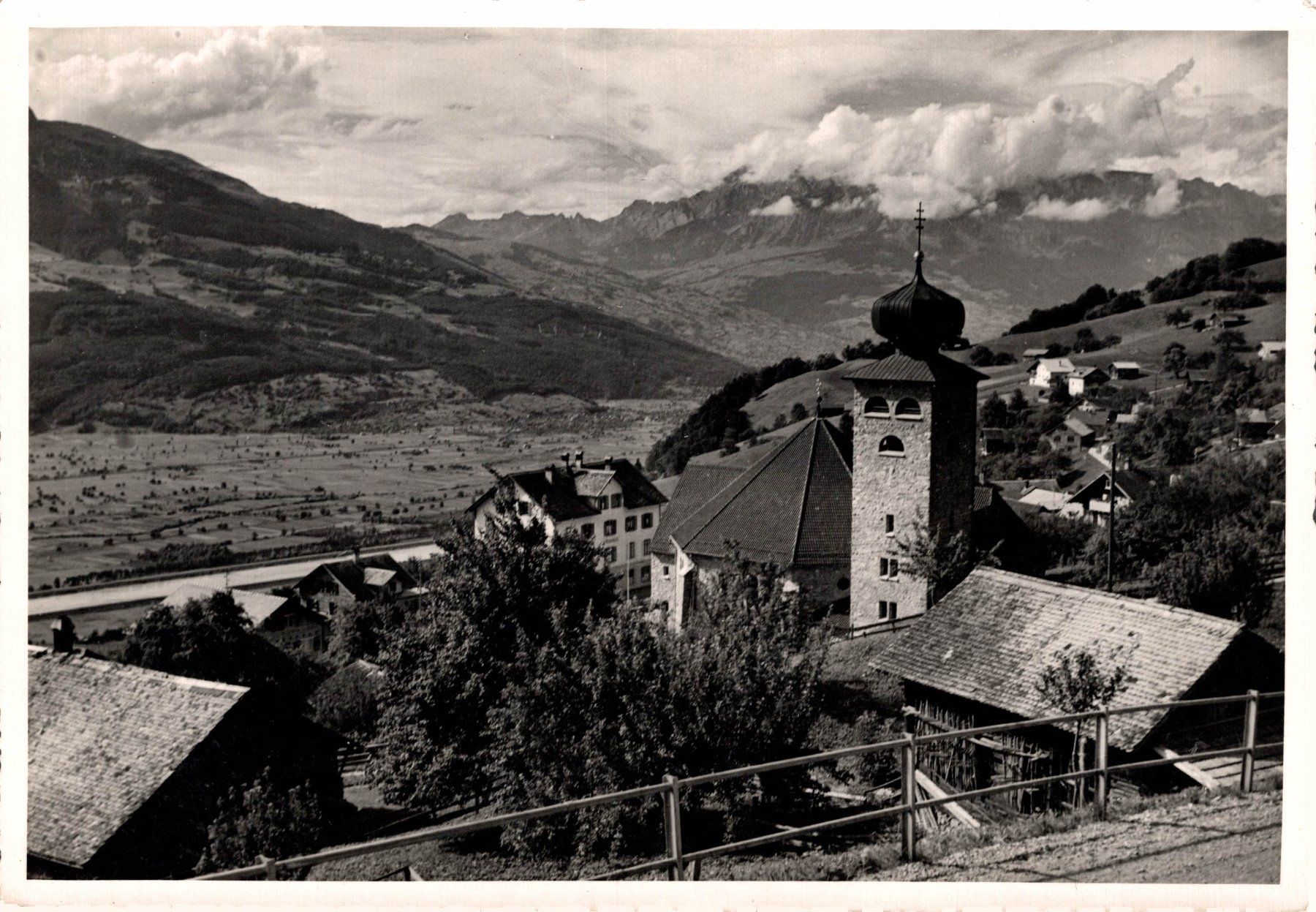 Ansichtskarten: Pfarrkirche St. Josef, Triesenberg – Gebraucht aus Bronschhofen von Astore
