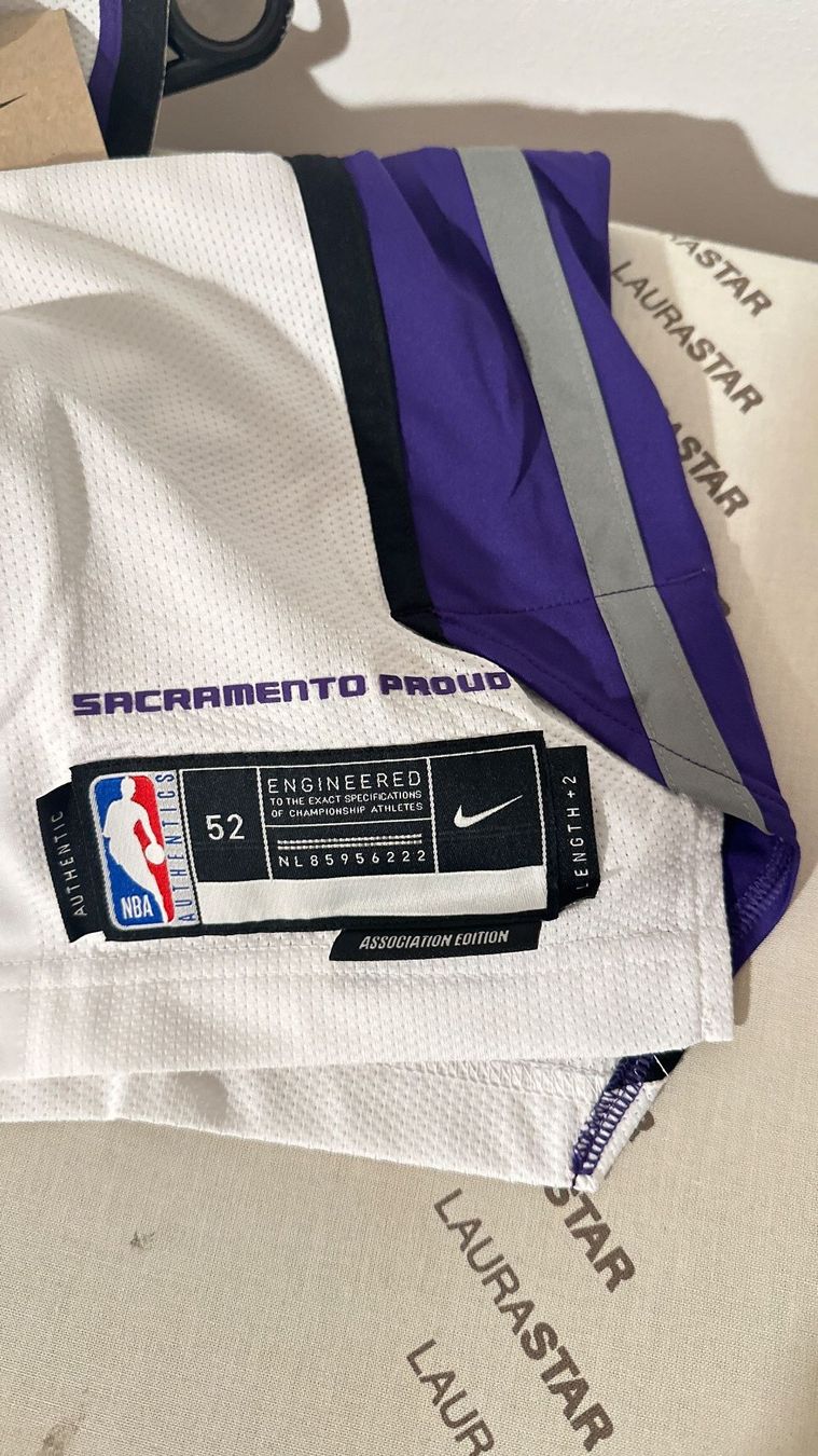 Nike Canottiere & Pantaloni: NBA Sacramento Kings Authentic Association Jersey – Nuovo e nell'imballaggio originale da Zürich venduto da SisterCarrie 5