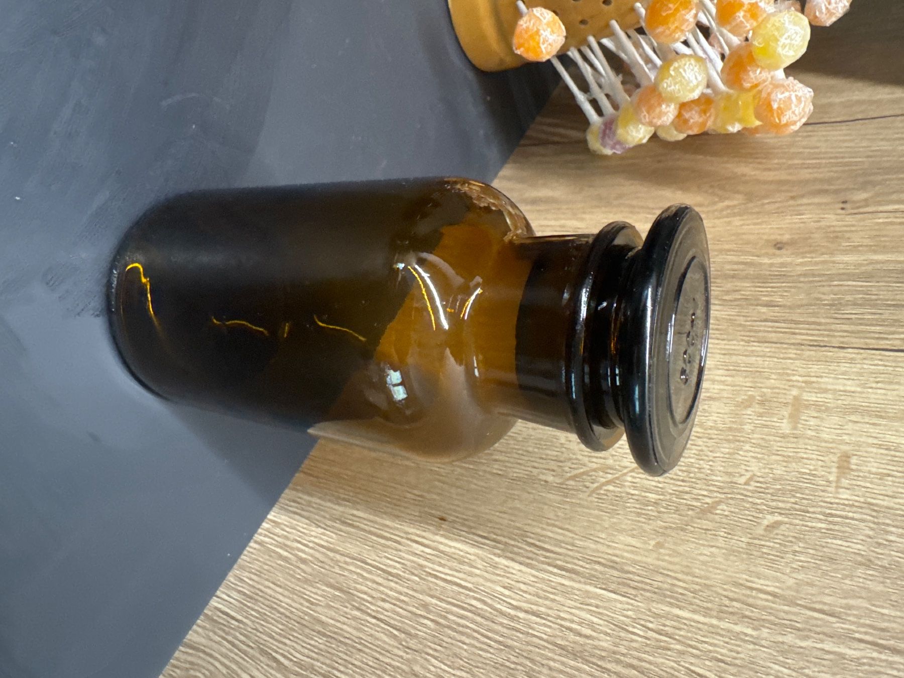 Accessori da laboratorio: Ancienne bouteille pharmacie brune 500 ml – Usato da Lajoux JU venduto da Briard0