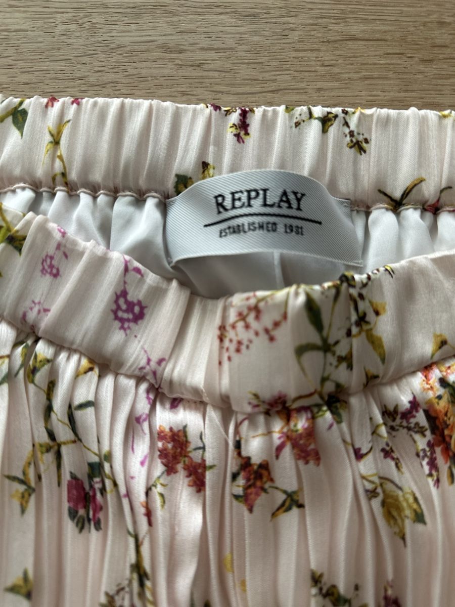 Replay Hosen: Replay Hose Plissee Blumenmuster Gr. M – Neu (gemäss Beschreibung) aus Glattbrugg von SMusic98 5