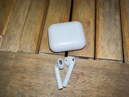 Originale Apple Airpods 2. Gen (A1602)- Lightning
