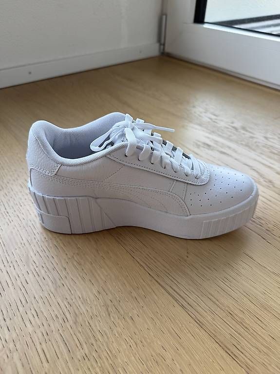 Puma Chaussures femmes: Puma Sneaker weiss 37 – Neuf avec emballage d'origine à Zürich par sel_w5sd 2