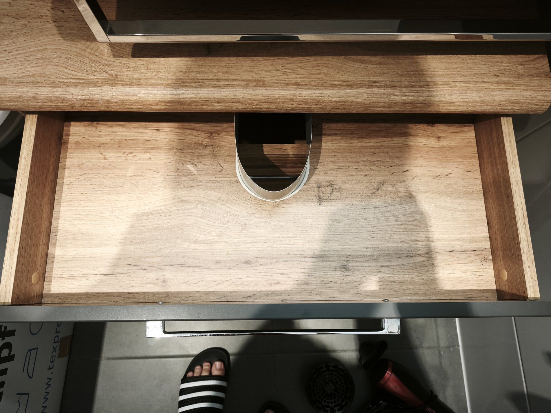 Mömax Badezimmermöbel: Waschtischunterschrank Holz Eichenoptik gebraucht – Gebraucht aus Wabern von CrazyGecko 2