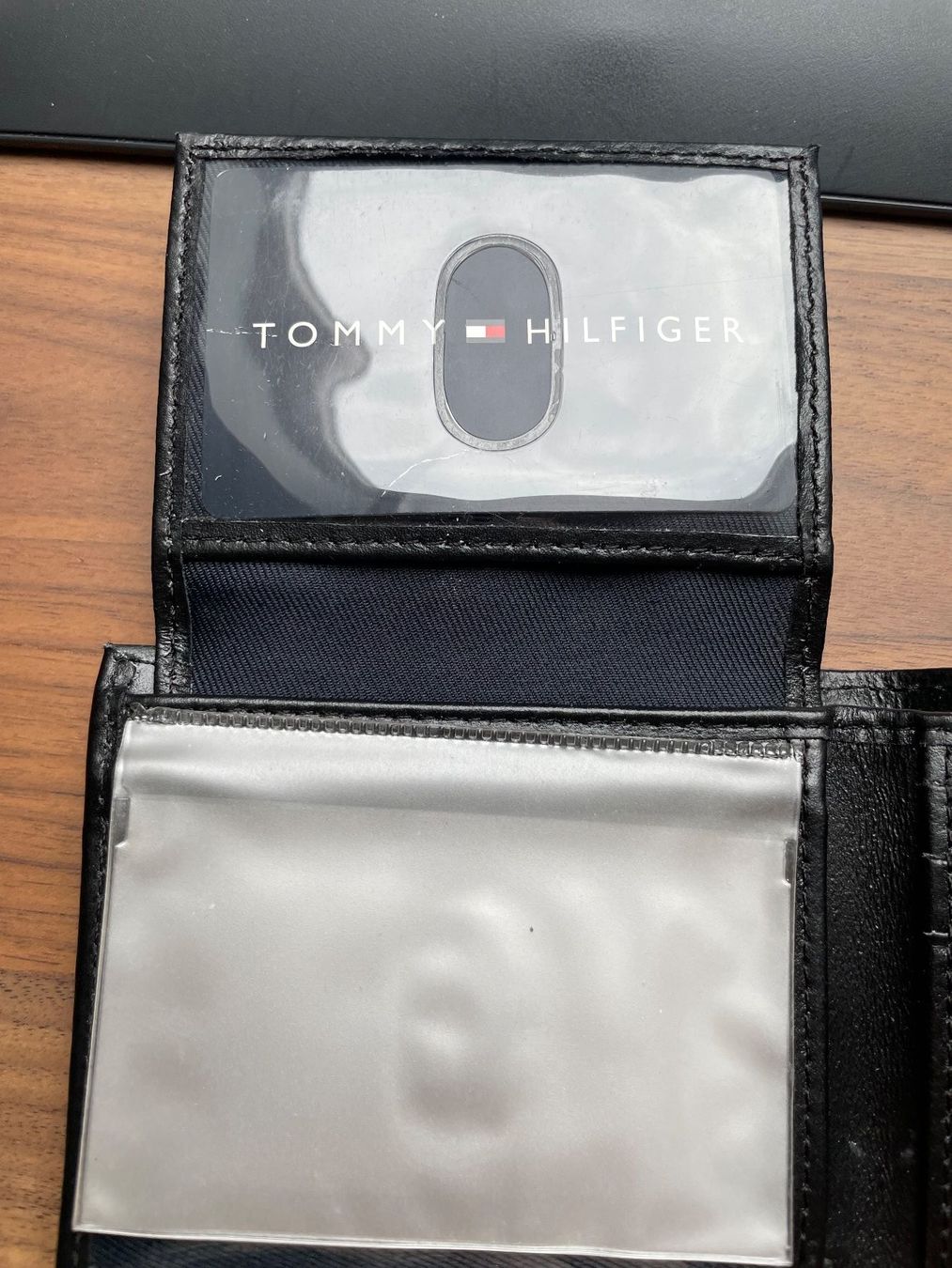 Tommy Hilfiger Brieftaschen: Tommy Hilfiger Portemonnaie – Neu (gemäss Beschreibung) aus Niederglatt ZH von ctulimp 2