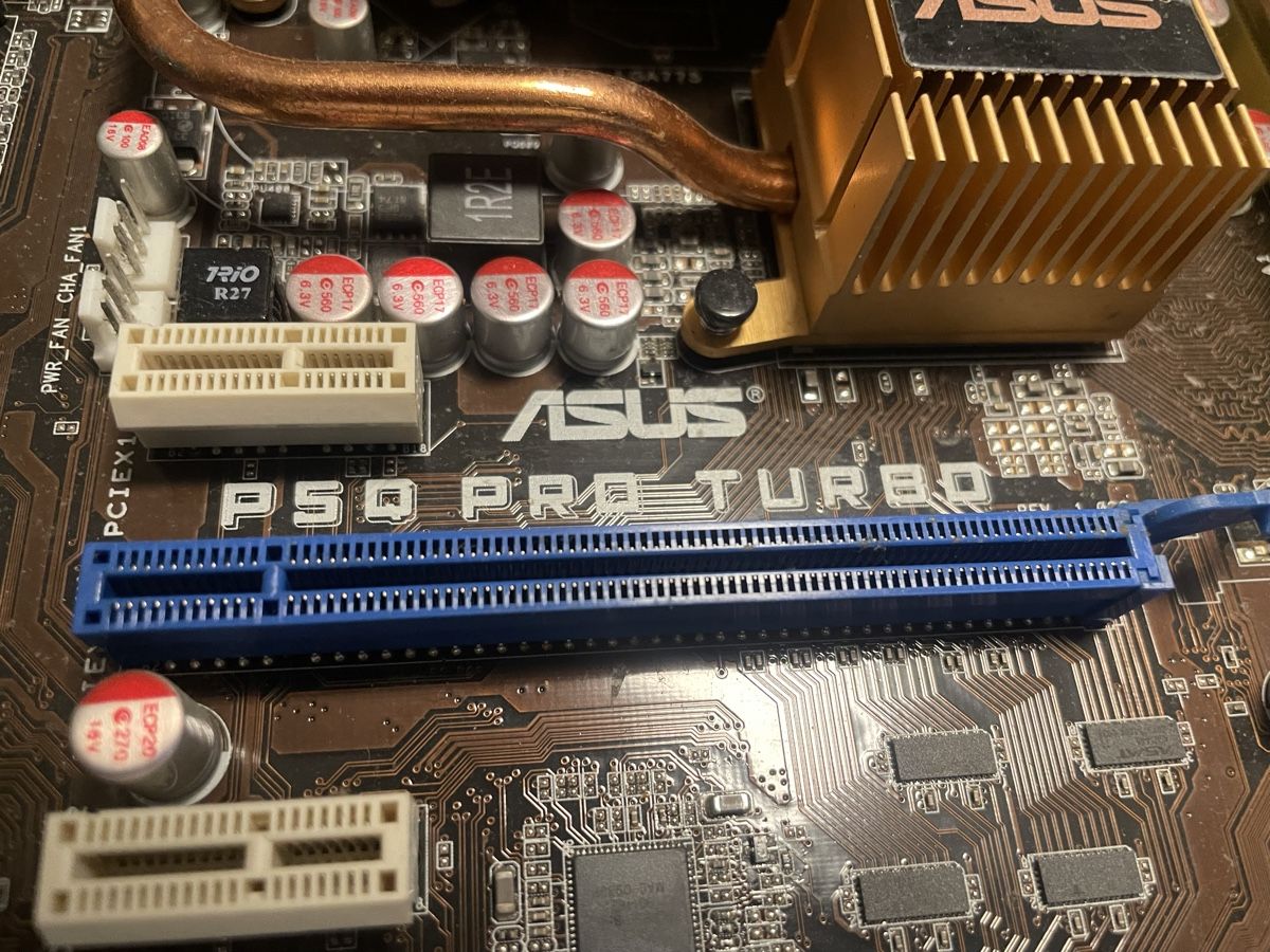 Asus Schede madri: Carte mère ASUS P5Q Pro Turbo complète – Usato da Denges venduto da Ricautomotive 2