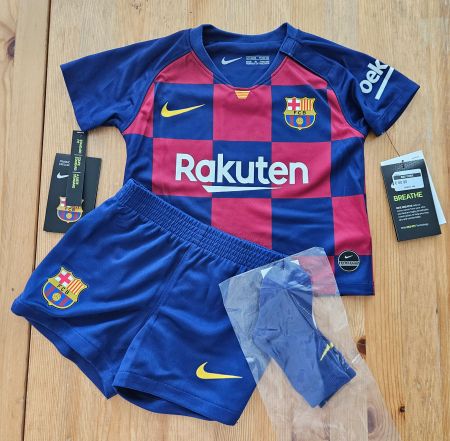 FC Barcelona Komplettdress NEU Grösse Baby 75-80 FCB Barca