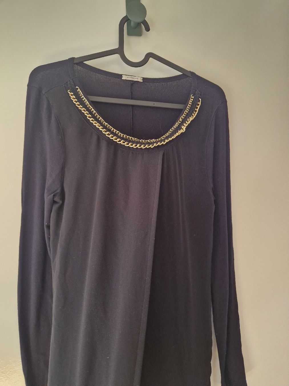 Tuniche: Schwarze Bluse mit Goldkette, Grösse S – Usato da Zürich venduto da SunFlower_14 1