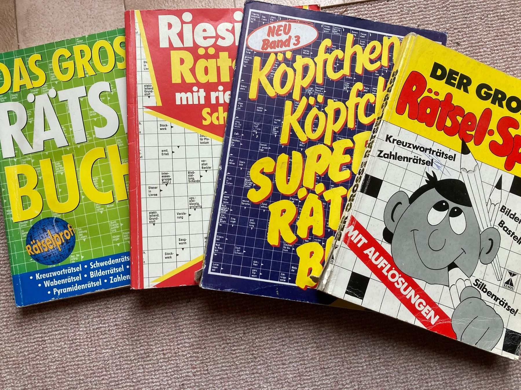 Libri: 4 ältere Rätselbücher – Usato da Lütisburg venduto da wiesenpippau
