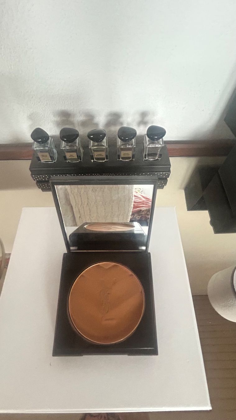 Make-up: YSL All Hours Hyper Bronze-Poudre Bronzante-Teinte 03. – Usato da Arzier-Le Muids venduto da kaczuszka 2