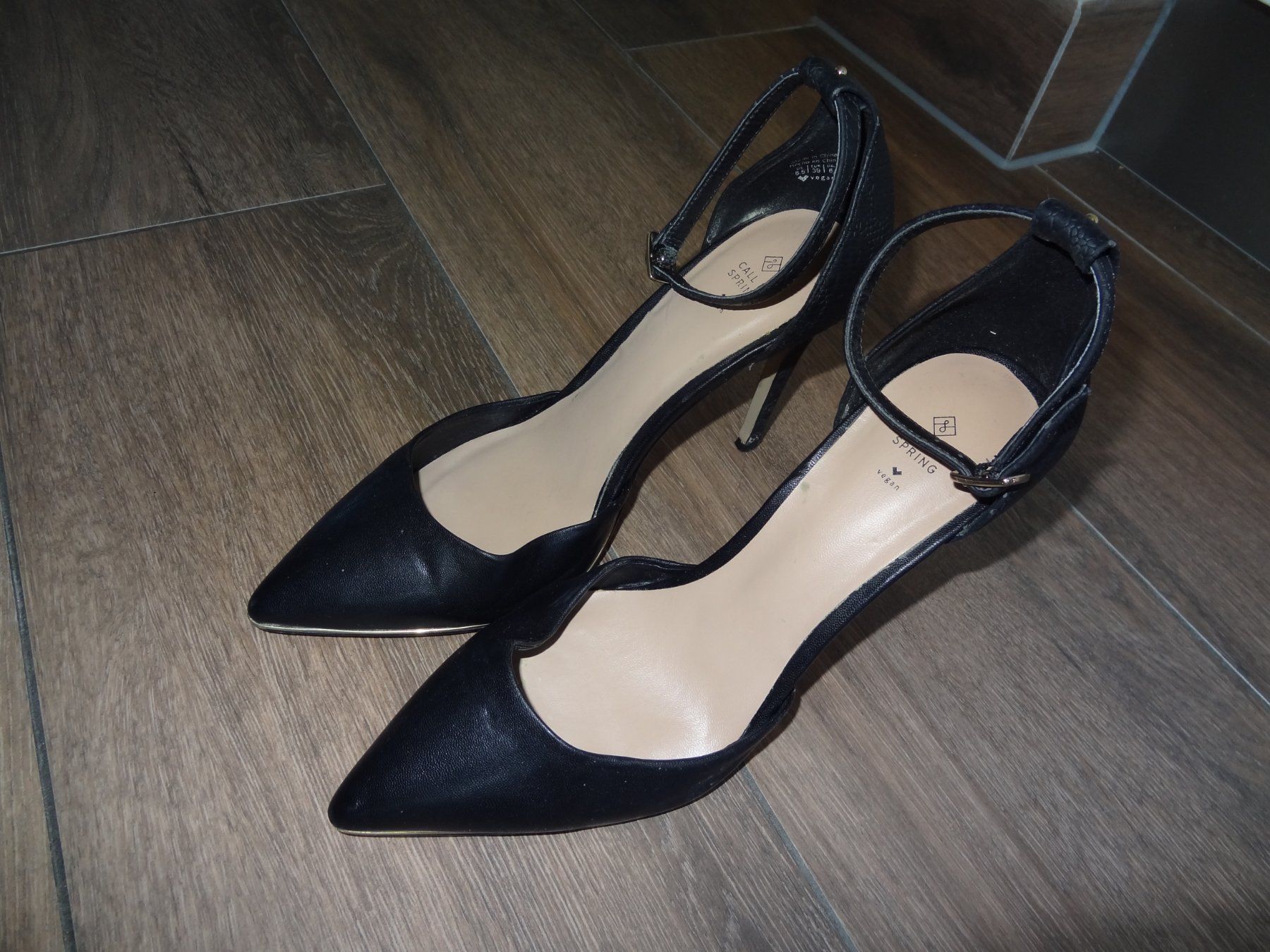 Scarpe da donna: Chaussures escarpins taille 39 – Usato da Satigny venduto da salvatore73 2