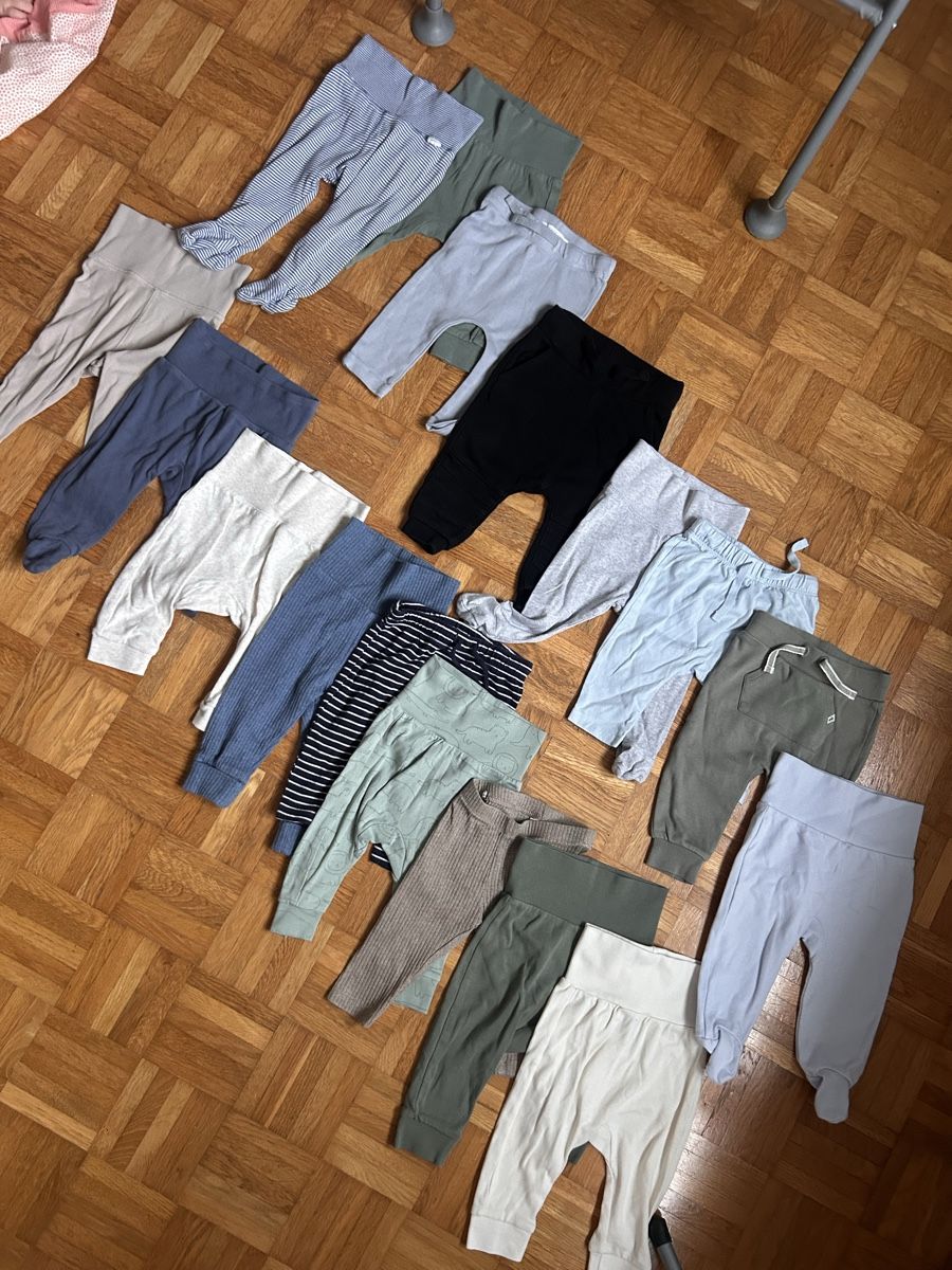 Lotti & Set di vestiti: Kleiderpaket Gr. 68 – Usato da Zürich venduto da men_mbm6 4