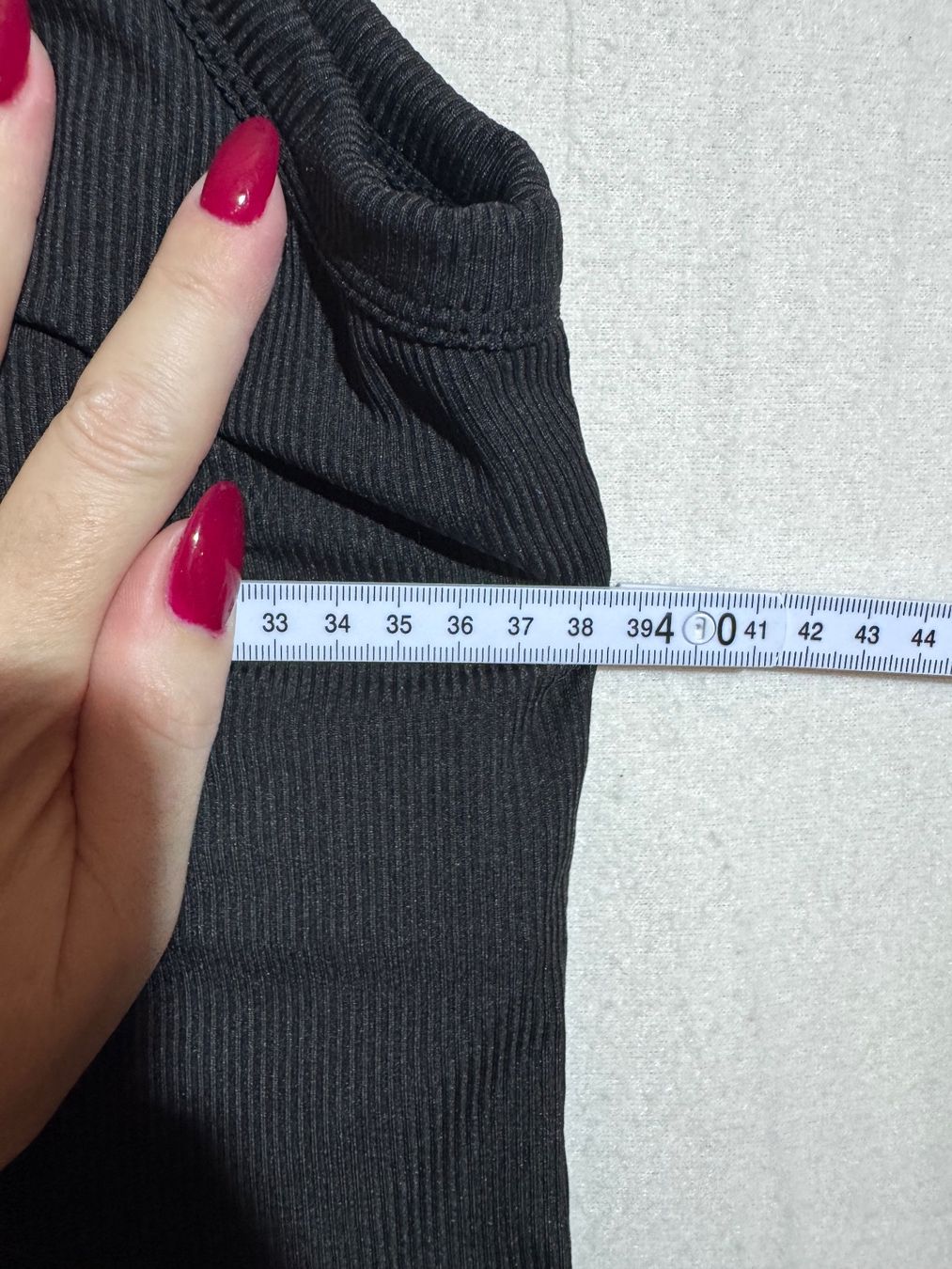 Top: Schwarzes Basic mit verstärkter Brust Gr. M – Nuovo (secondo la descrizione) da Grosswangen venduto da SALE_SALE_SALE 7