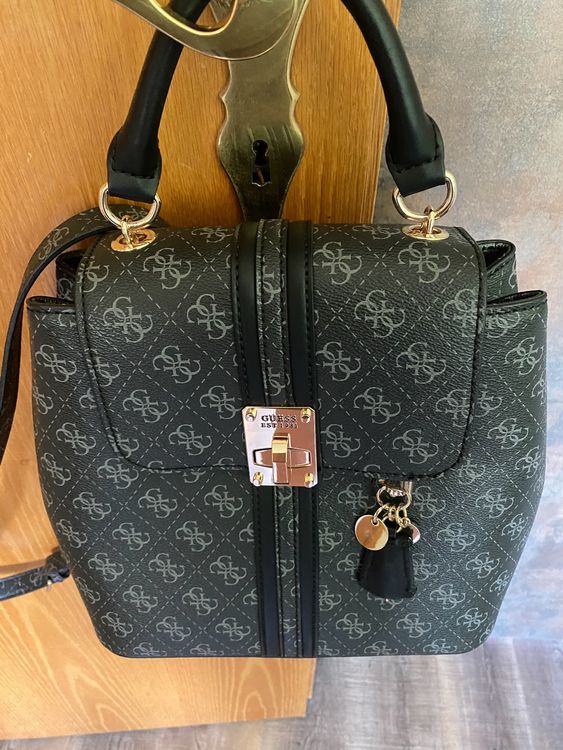 Guess Rucksack Kaufen auf Ricardo