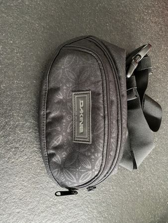 DAKINE Hüfttasche, Bauchtasche, neuwertig, viel Stauraum