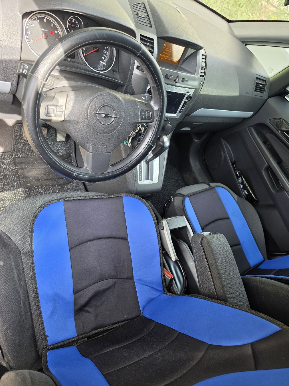 Opel Autos: Opel Zafira B 2.2   7 Platz – D'occasion à Zürich par Onebox 1