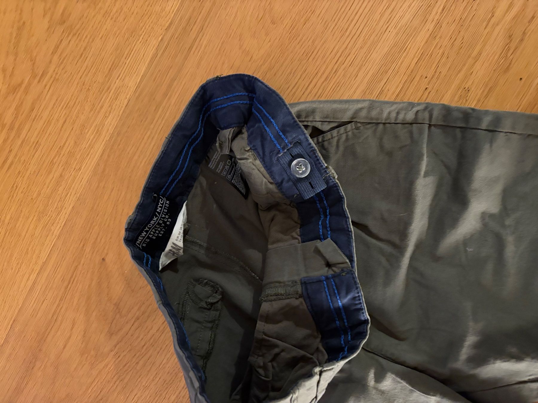 H&M Hosen: HOSE H&M 164 olive – Gebraucht aus Wattwil von jopara 2
