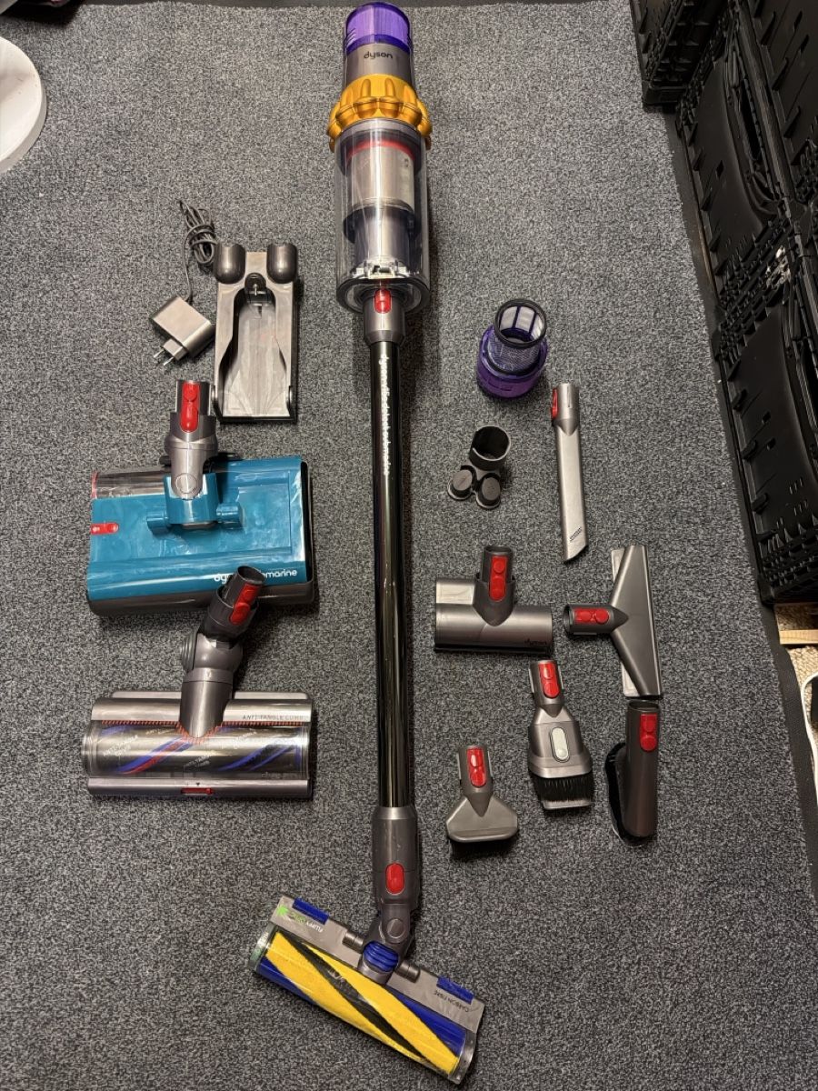 Dyson Aspirapolveri & Accessori: Dyson v15 Detect Submarine absolut  – Usato da Landquart venduto da Nnf007