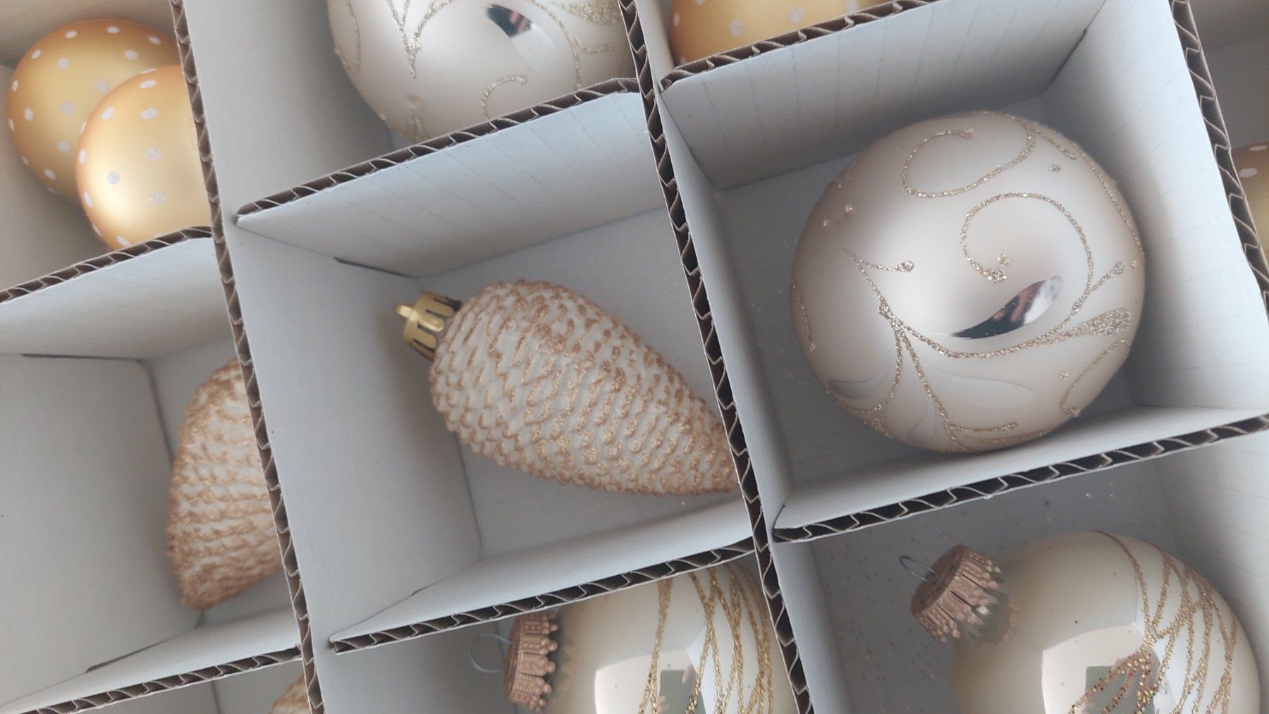 Tutte le decorazioni: Weihnachtsbaumkugeln gold und creme – Usato da Kaltbrunn venduto da AB92 2