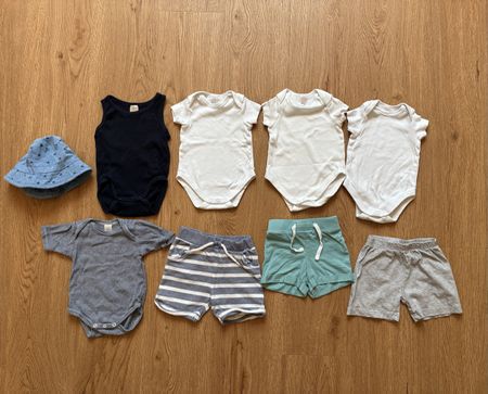 Sommer Kleiderpaket Grösse 62 (Body / kurze Hosen)