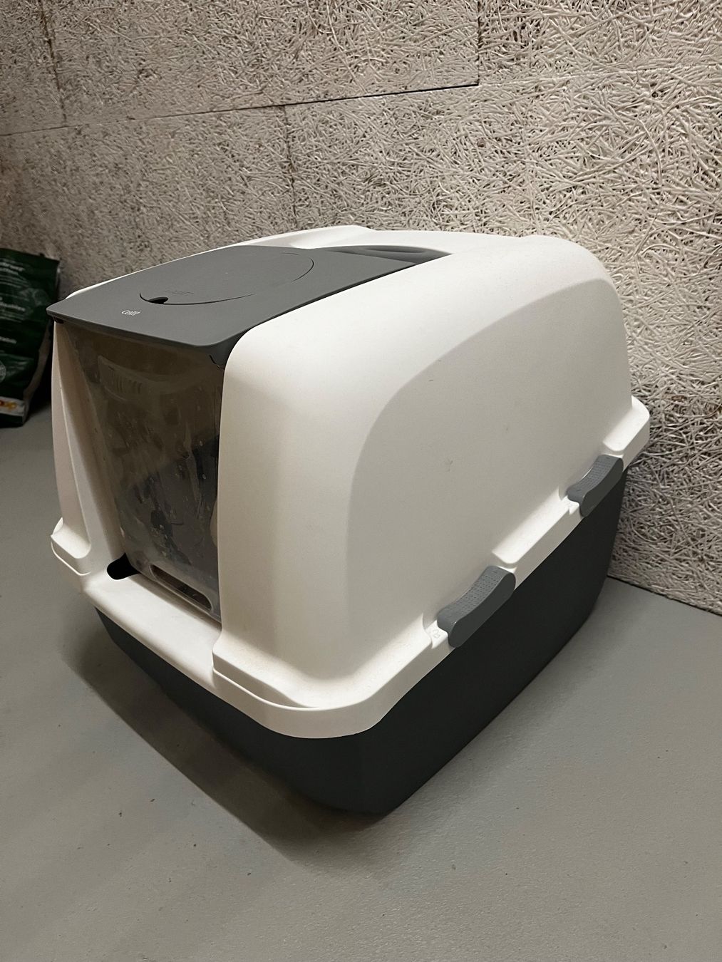 WC: Katzentoilette mit Haube, grau-weiss, gebraucht – Usato da Regensdorf venduto da ekb_5srg