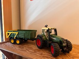 Bruder Fendt Traktor mit Kippanhänger