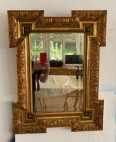 Antiker Spiegel mit geschliffenem Glas
