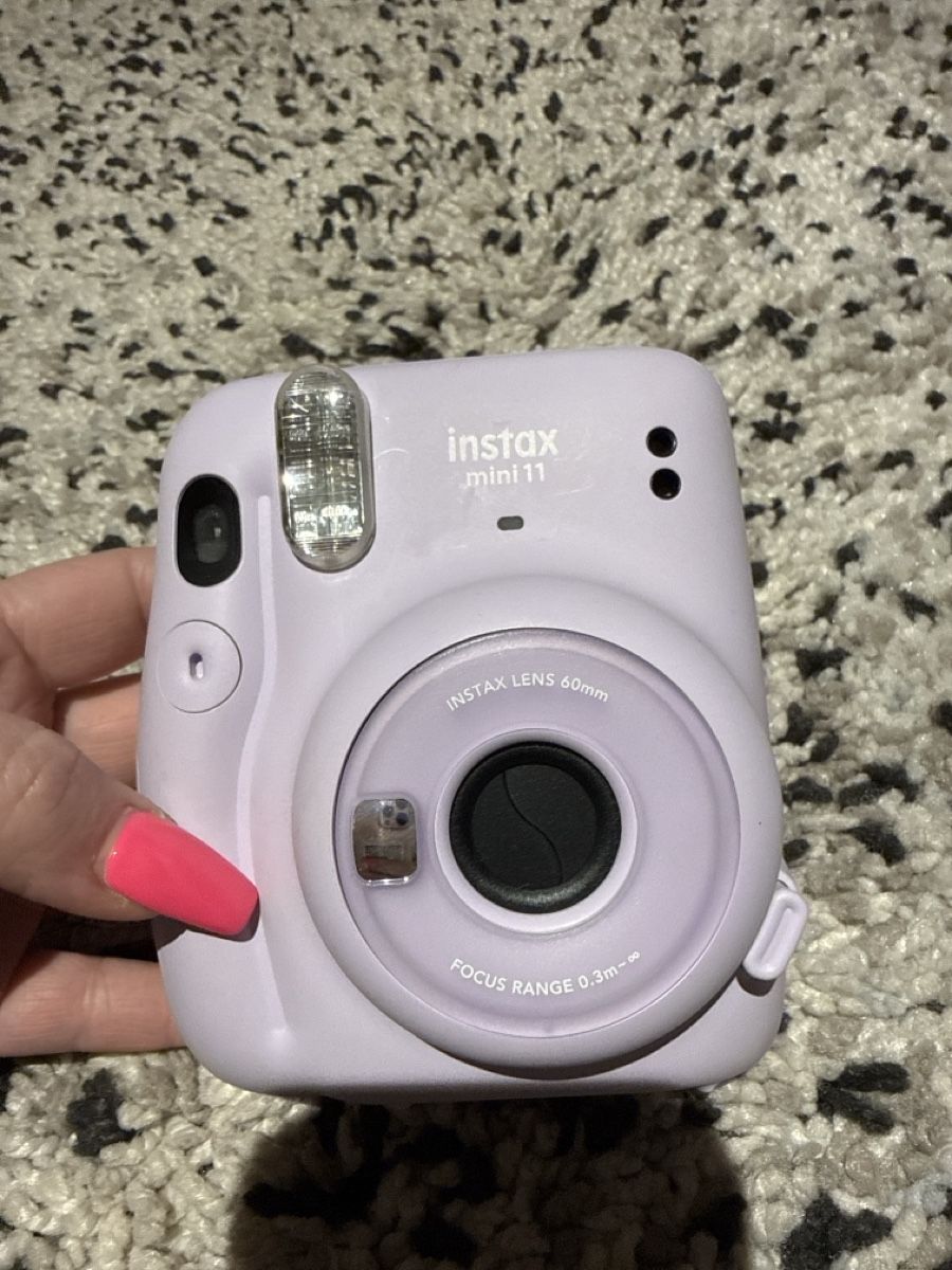 Fotocamera: Instax Mini 11 Sofortbildkamera - Lila – Nuovo (secondo la descrizione) da Neukirch-Egnach venduto da Carmen1998