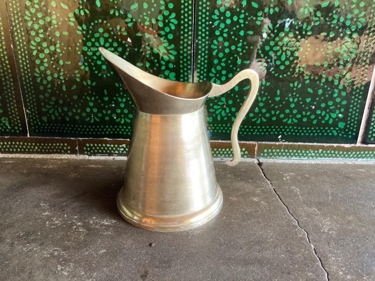 Caraffe: Krug aus Messing klein – Usato da Hinwil venduto da Antikfischer 5