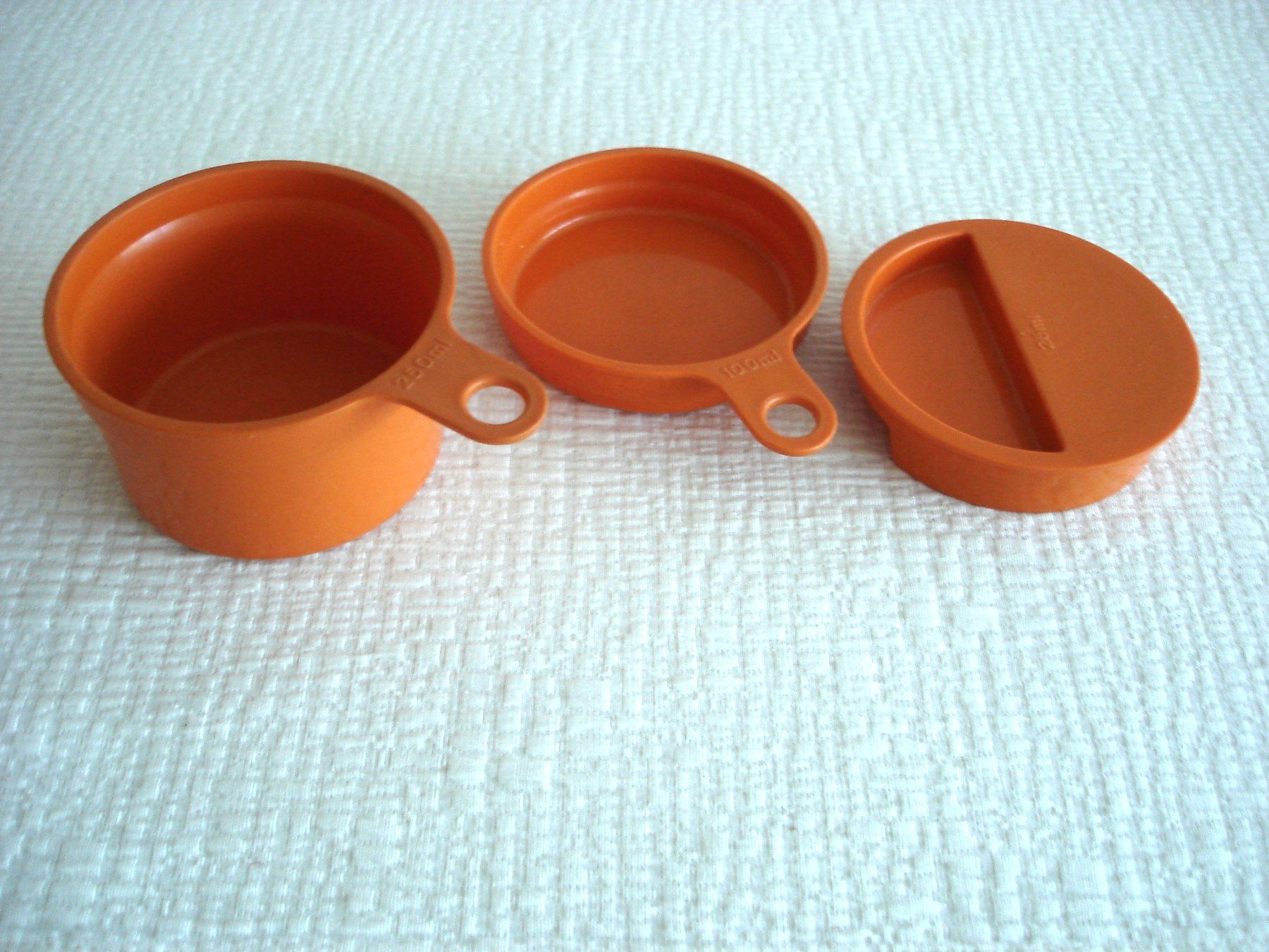 Tupperware Contenitori & Simili: Tupperware Küchenperle 3 in & , Massbecher 3er Set – Usato da Regensdorf venduto da anna059 9