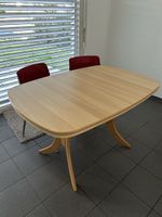 Tisch ausziehbar mit 2 Stühlen