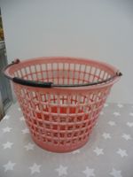 roter Plastikkorb / Kartoffelkorb Vintage ca. 70er Jahre