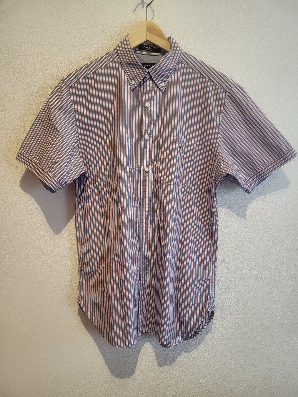 Gant Camicie: GANT - Chemise Comme Neuve, Taille M – Usato da Haute-Nendaz venduto da DetoutDerien