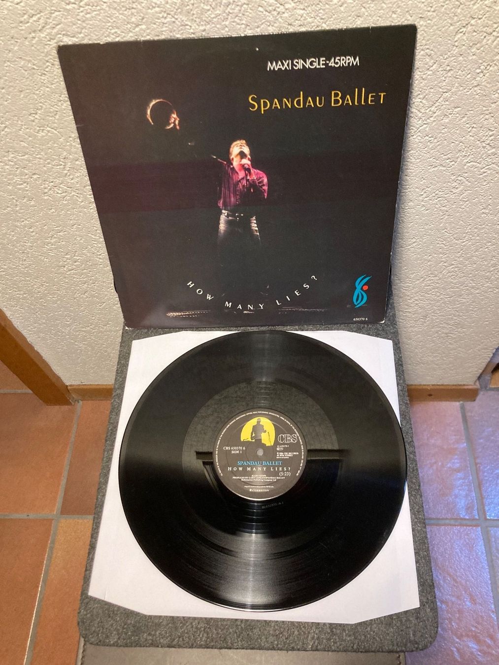Vinyles: Spandau Ballet - How Many Lies ? (12") – D'occasion à Fribourg par Karushi