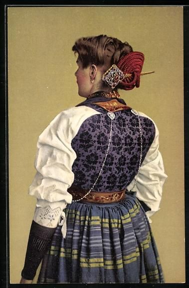 Cartoline postali: Unterwaldnermädchen in Tracht mit Haars – Usato da Berlin venduto da bartko-reher