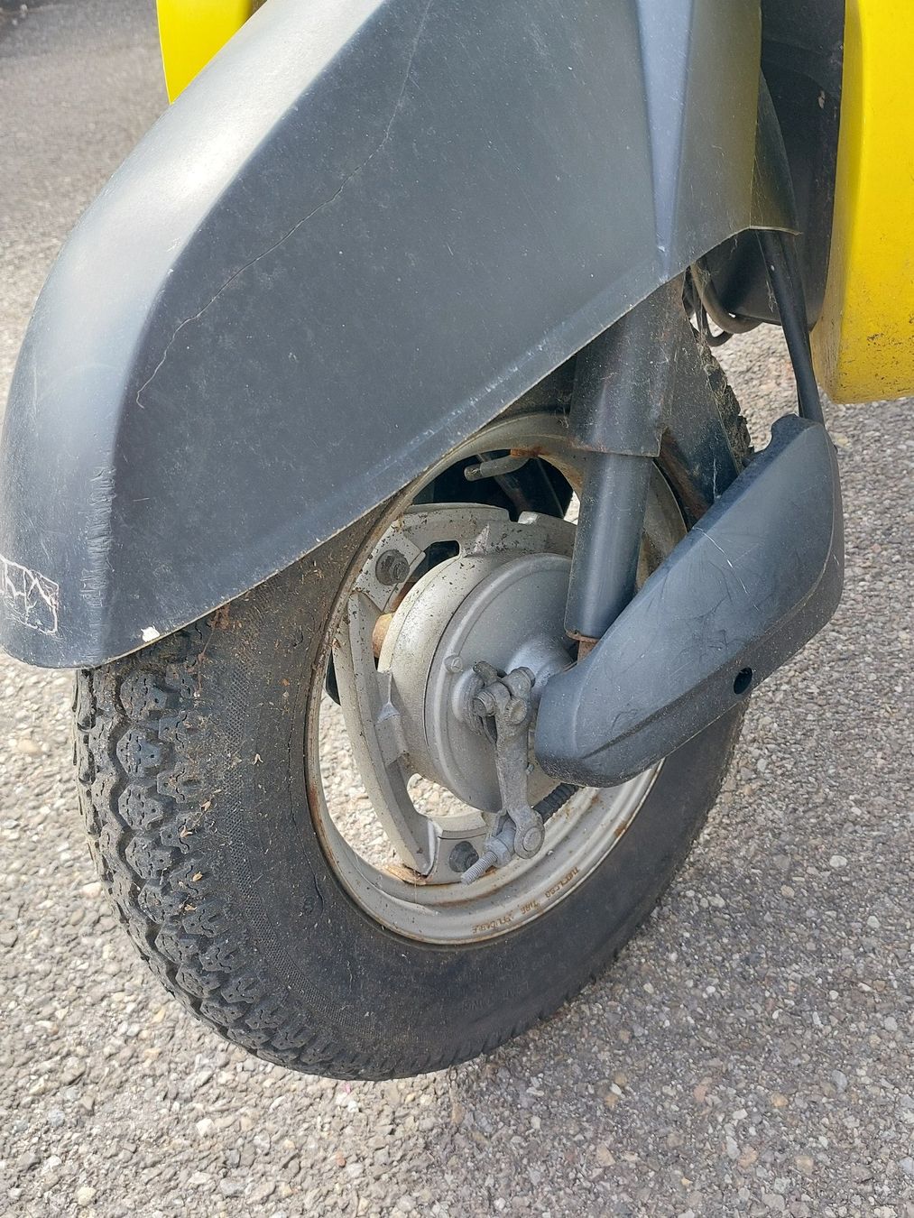 Honda Scooter: Honda Lead 50 Roller zwei Tackt defekt Export – Difettoso da Schleitheim venduto da ZieglerMotoRecycling 8