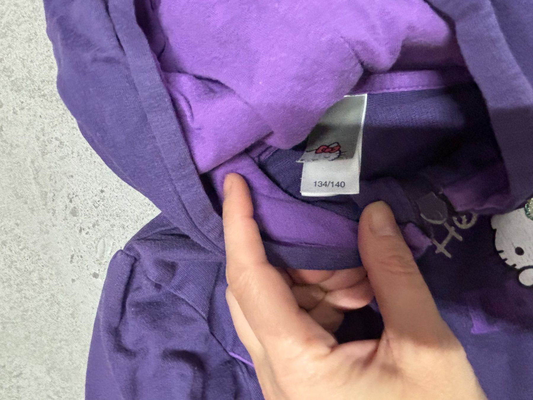 Maglioni & Felpe: Pull jaquette à capuche 134 Hello Kitty – Usato da Salvenach venduto da gwenwywar 1